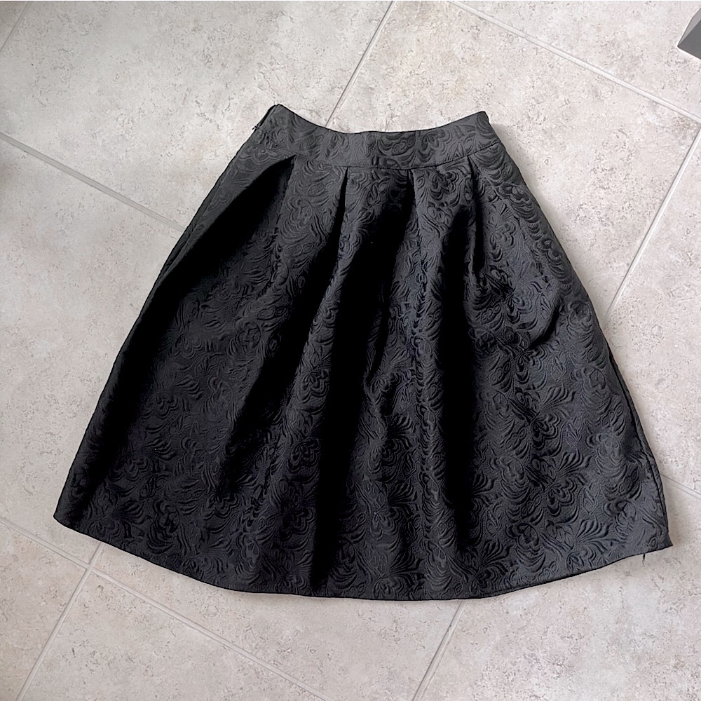 Modcloth Floral Black Midi A-Line Pleated Zip Up Formal Casual Skirt